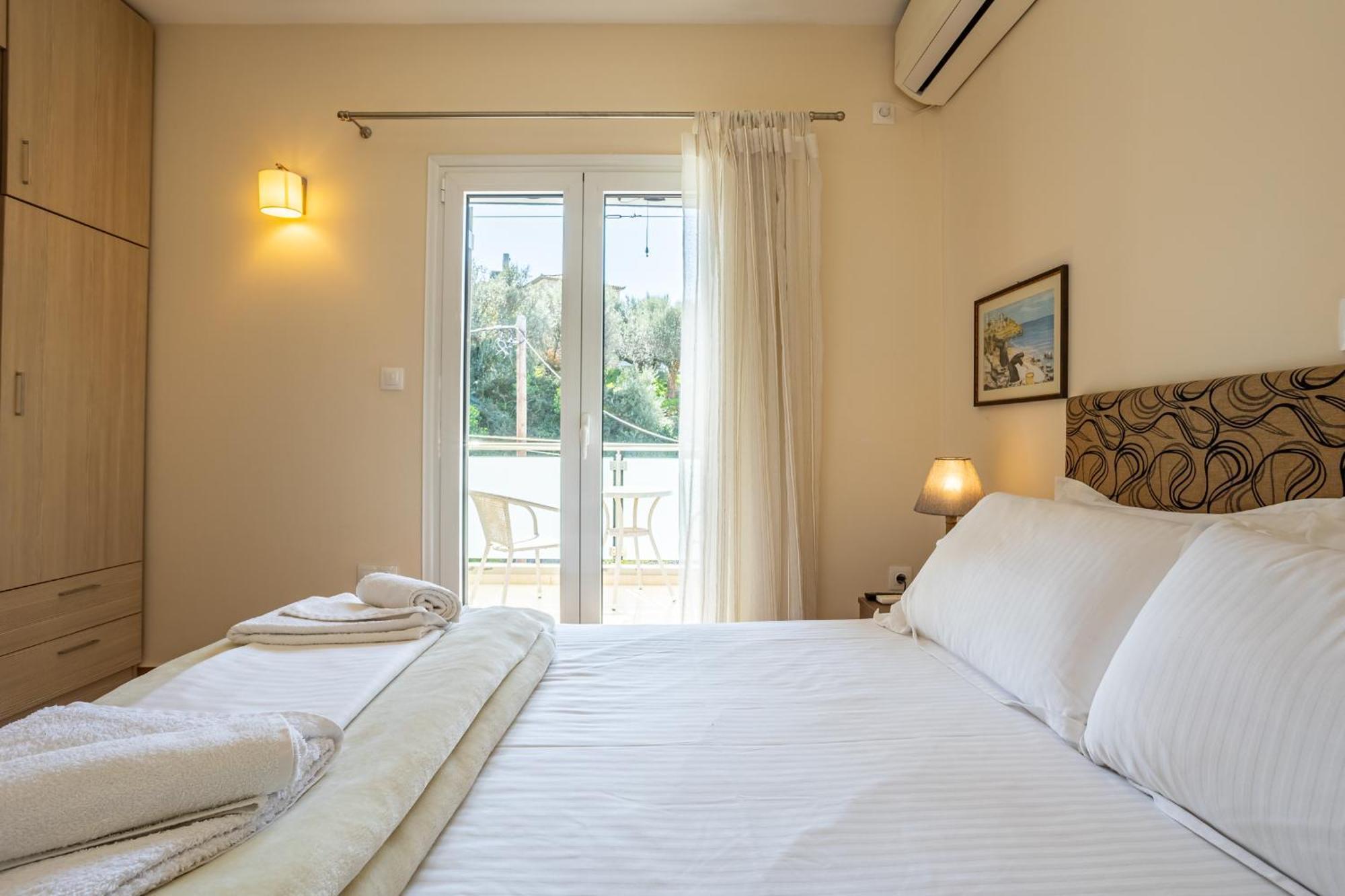 Avia Blue Maisonettes - Messinia Gulf Retreat Εξωτερικό φωτογραφία